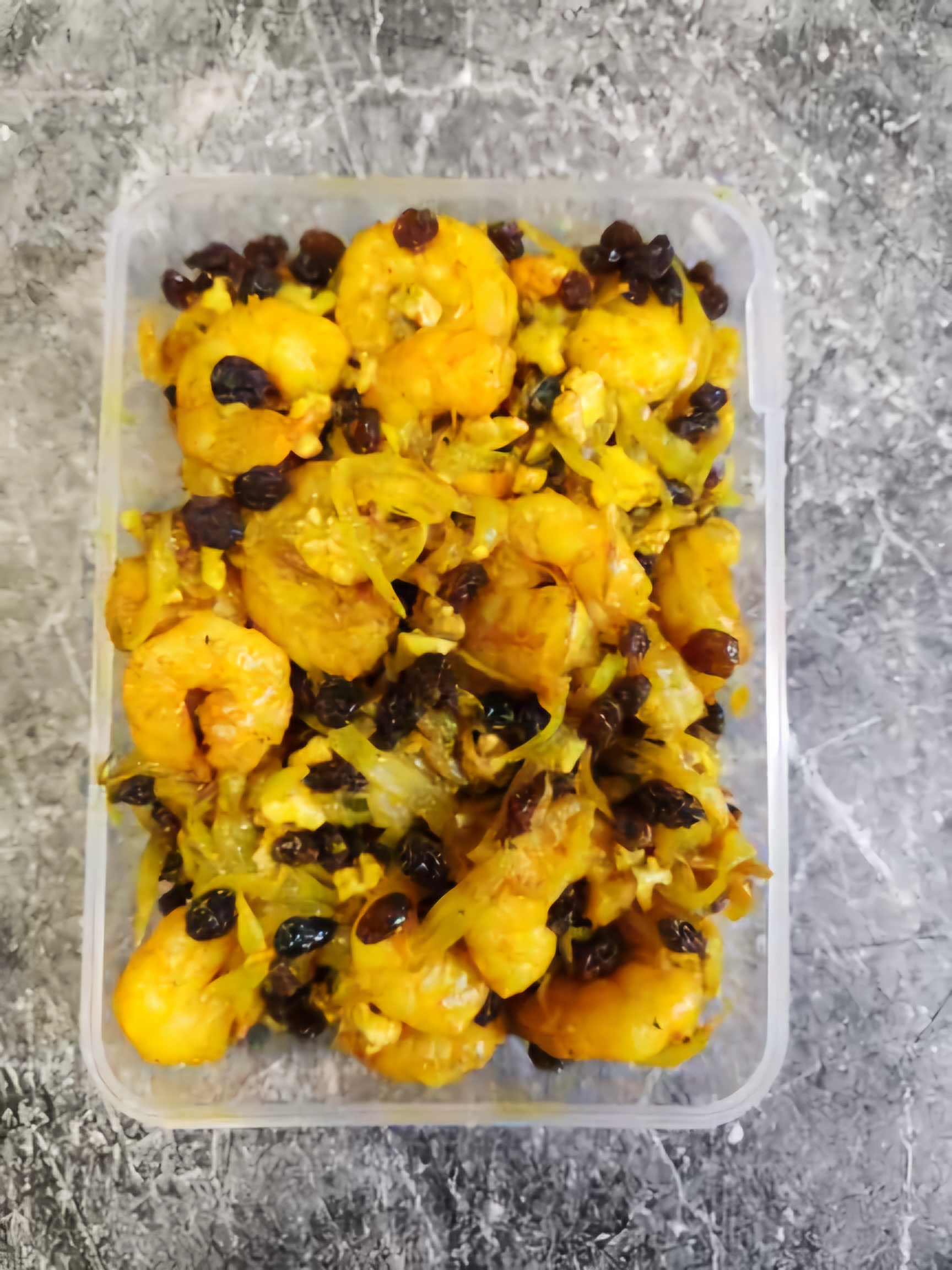 مایه میگو پلو با کشمش و گردو