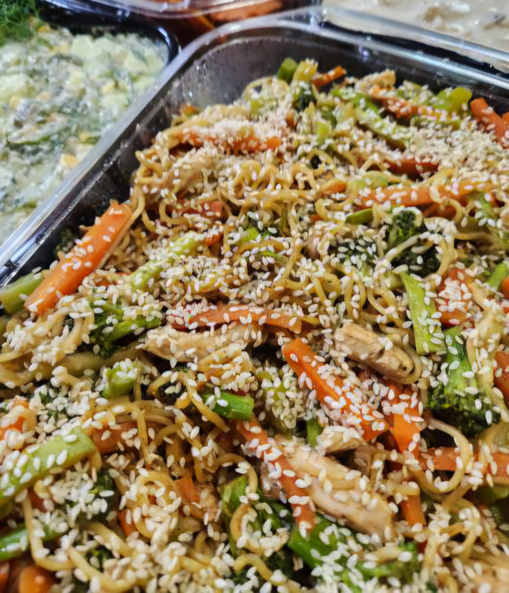 چاینیز( خوراک نودل با مرغ )